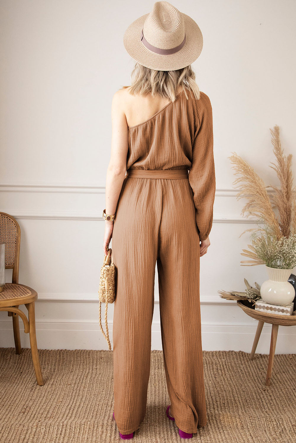 Khaki Crinkled Texture One Shoulder Loose JumpsuitMaterial:100%Cotton


	


		Turn heads with confidence in this flirty one-shoulder jumpsuit designed for women. 
	
	
		Crafted from lightweight and flowy mate