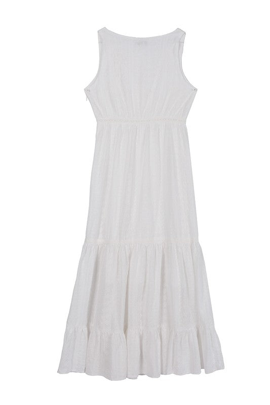 Embroidered white V neckline tiered dress*Embroidered white V neckline tiered dress*Pattern type : solid (embroidered fabric)*Neck line : V neck*Sleeve length : sleeveless*Stretch : no stretch*Sheer : lined