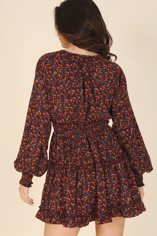 Ditsy floral mini dress- Ditsy floral mini dress- Pattern type : ditsy floral pattern- Neck line : V neck- Sleeve type : regular sleeves- Sleeve length : long sleeves- Stretch : no stretch