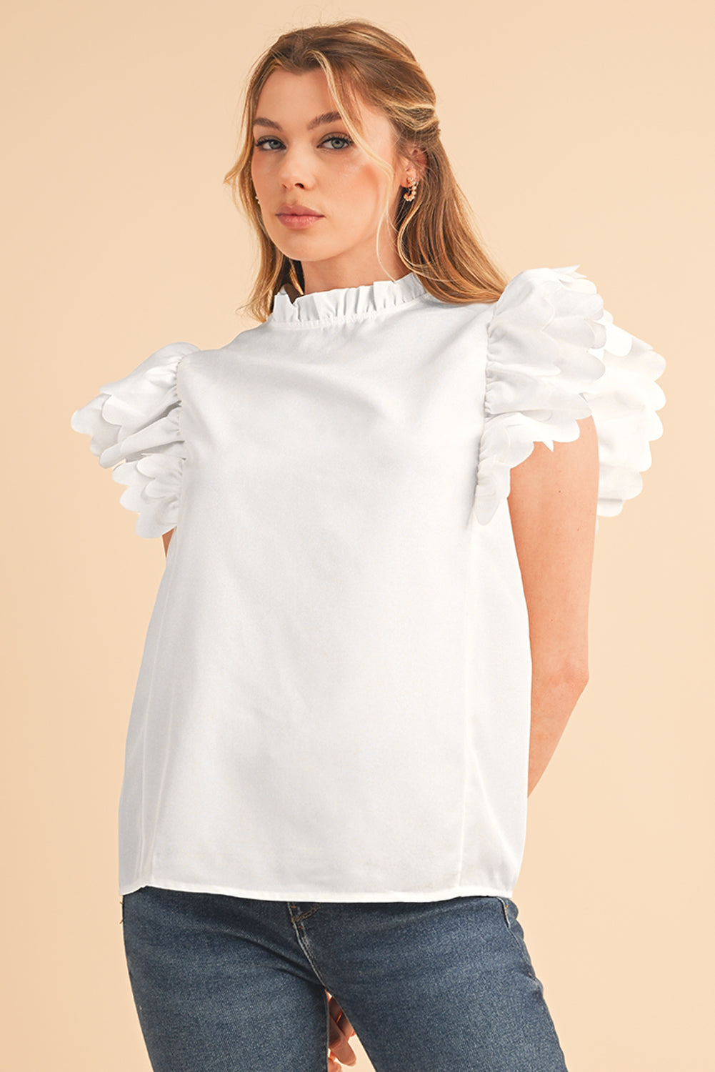 White Solid Color Scalloped Ruffle Sleeve BlouseMaterial:100%Polyester



		The blouse is a chic and feminine top featuring delicate scalloped edges and ruffle sleeves, adding a touch of elegance to your outfit.