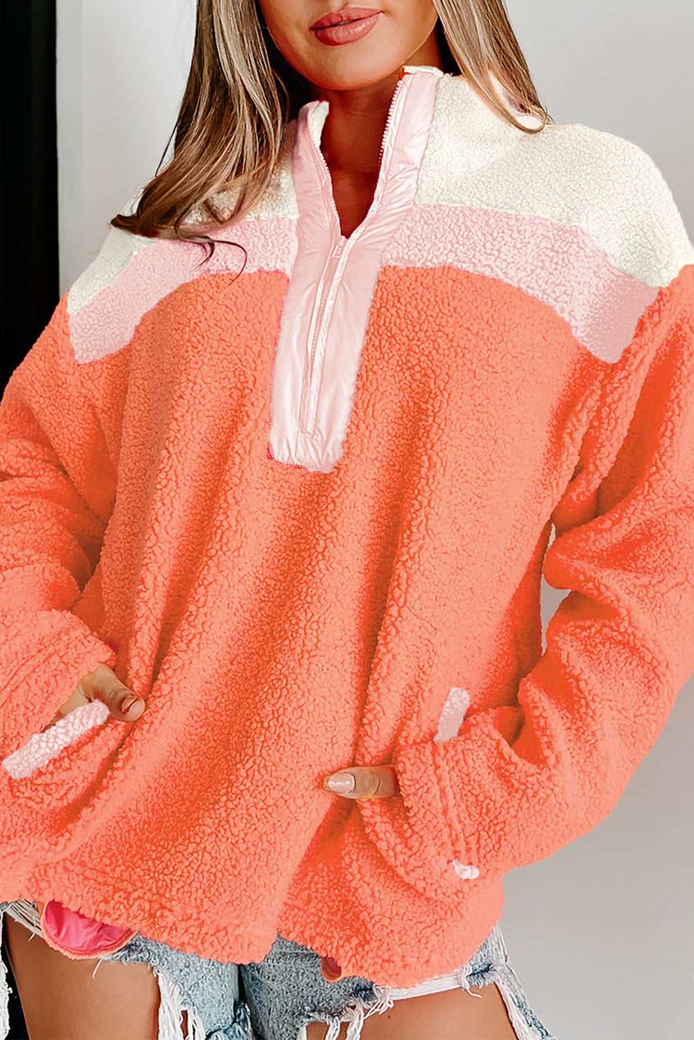 Orange Colorblock Zipper Stand Neck Sherpa SweatshirtMaterial:100%Polyester

• Elevate your casual style with our sweatshirt, blending vibrant orange hues with trendy colorblock design.
• Stay cozy with the soft sher