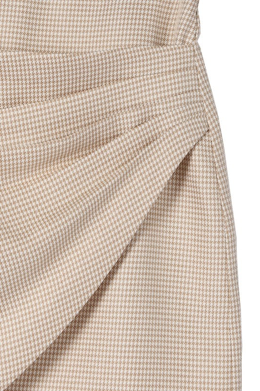 Hound tooth shirred wrap skirt- Hound tooth shirred wrap skirt- Pattern type : hound tooth pattern- Stretch : no stretch- Sheer : lined, no see through - Care instruction : machine wash cold, onl