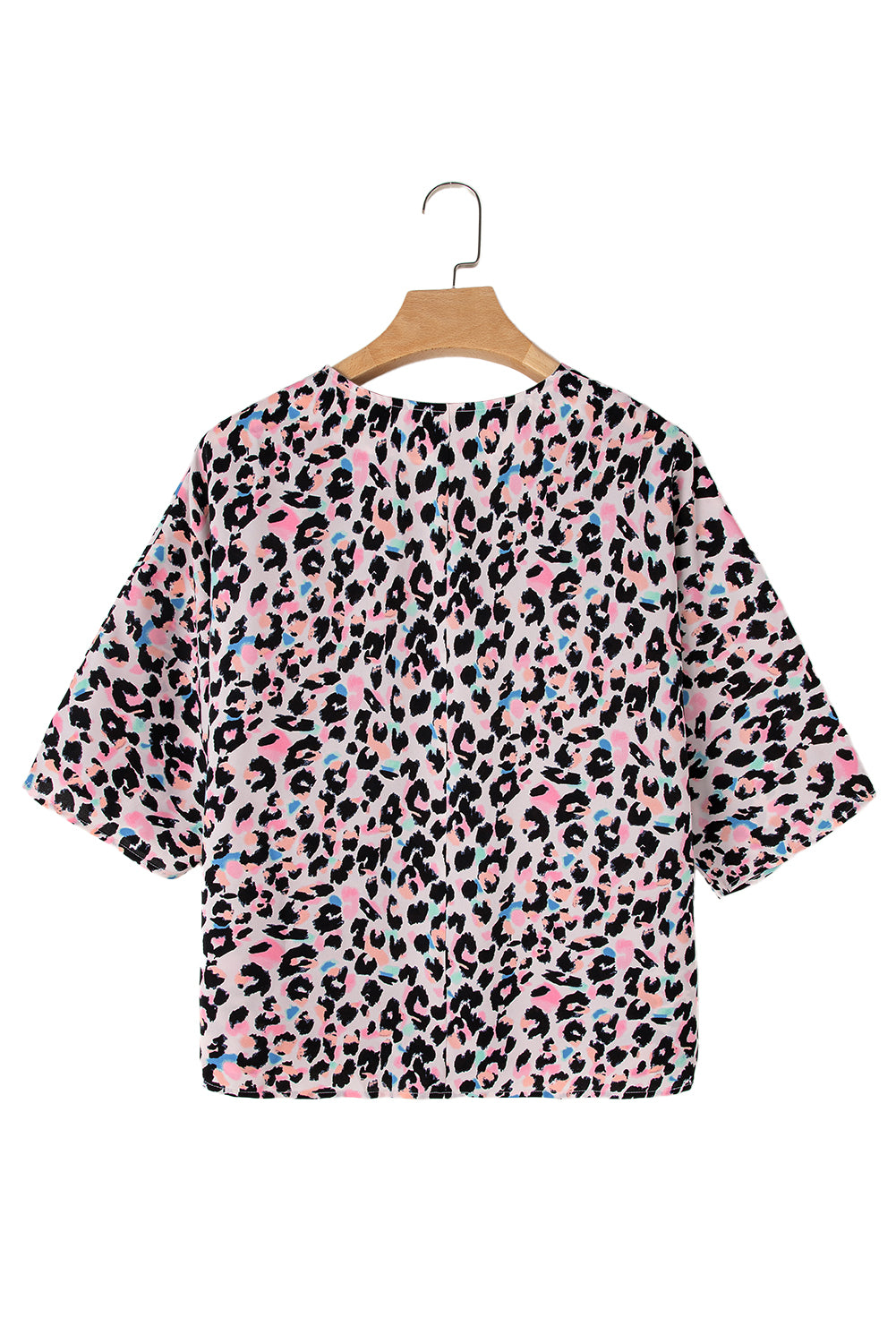 Pink Mixed Leopard Print V Neck Oversized BlouseMaterial:100%Polyester

• Embrace your wild side with this blouse, perfect for adding a trendy touch to your wardrobe.
• The batwing sleeves of this blouse create 