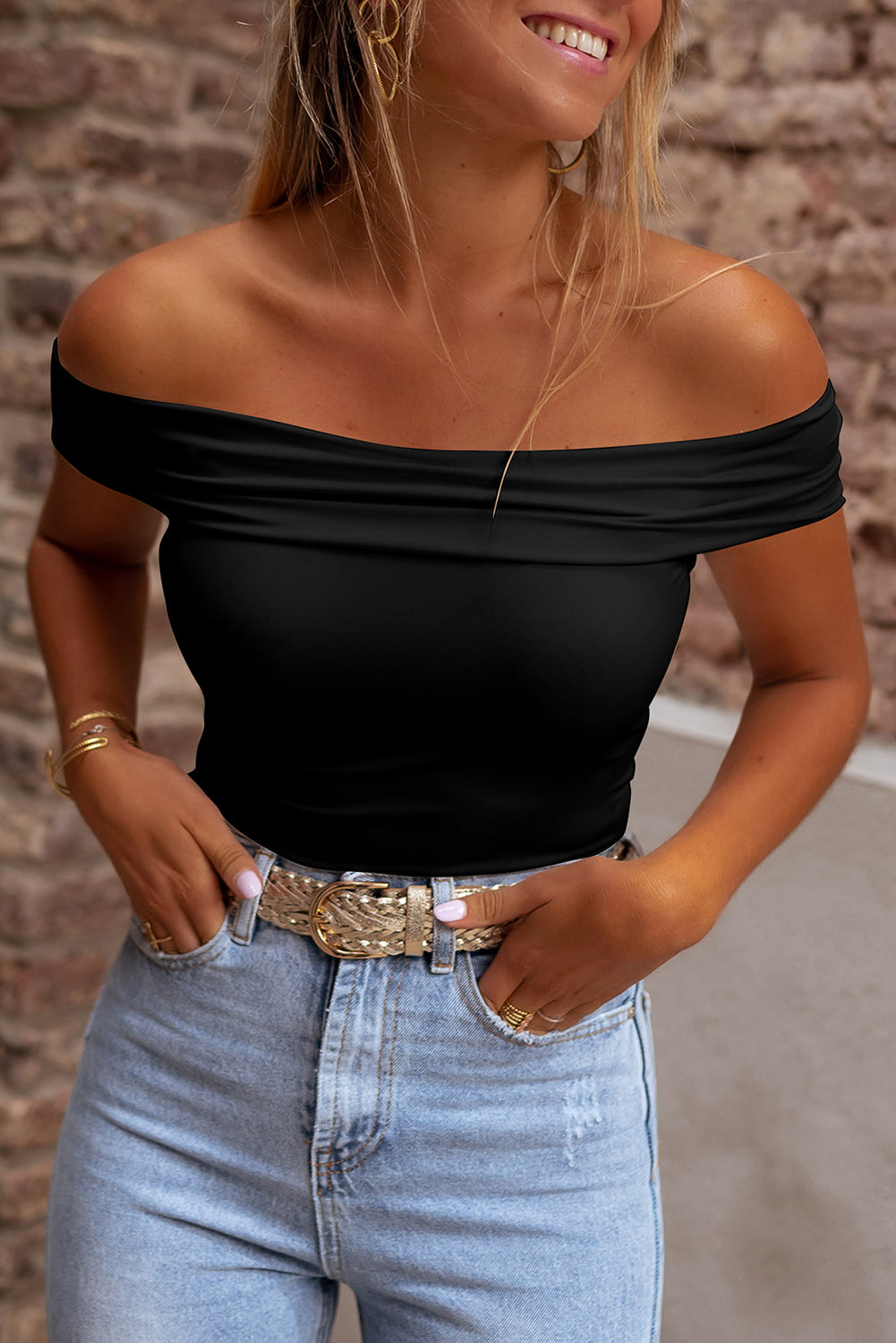 Black Solid Color Folded Off Shoulder Slim BlouseMaterial:92%Polyester+8%Elastane



		This trendy and flattering slim top is crafted to provide a fashionable and modern look, making it a versatile choice for var