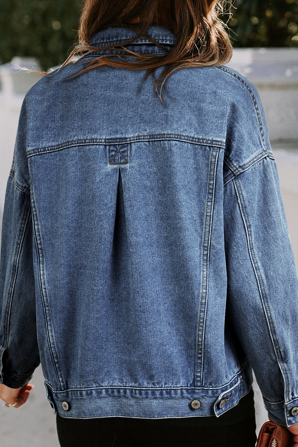 Dark Blue Washed Oversized Pocketed Denim JacketMaterial:75%Cotton+25%Polyester

• Classic dark blue denim jacket with a washed finish for a trendy, worn-in look that's perfect for casual outings or layering over