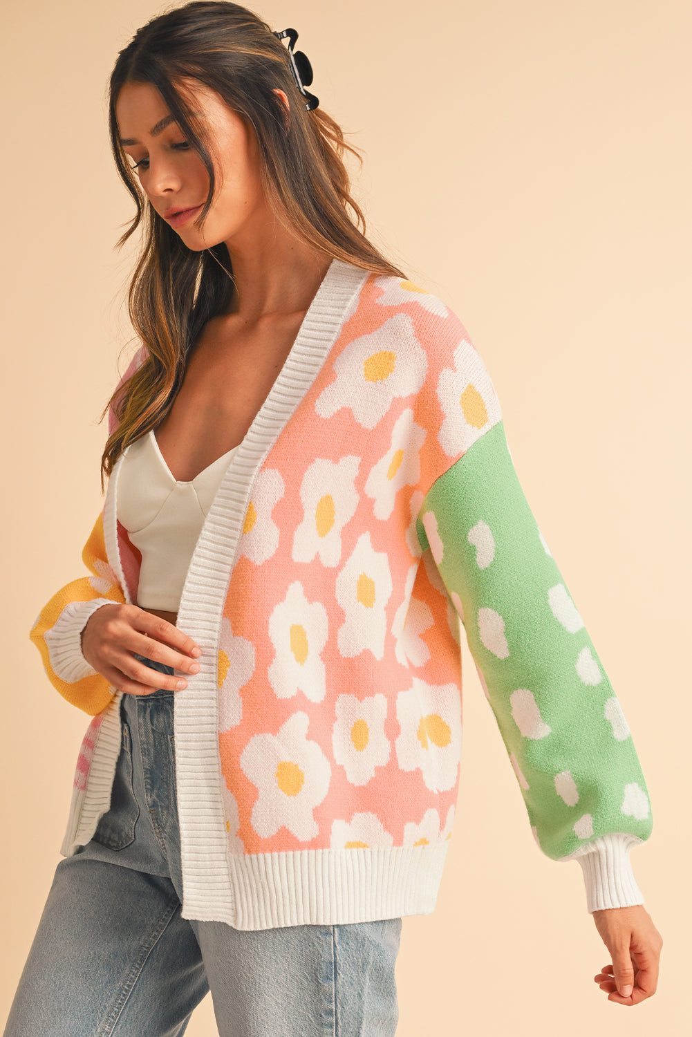 Orange Flower & Dotted Print Colorblock Open Front CardiganMaterial:50%Viscose+28%Polyester+22%Polyamide

• Designed for comfort, this cardigan features a rib-knit construction that offers both warmth and flexibility.
• Th