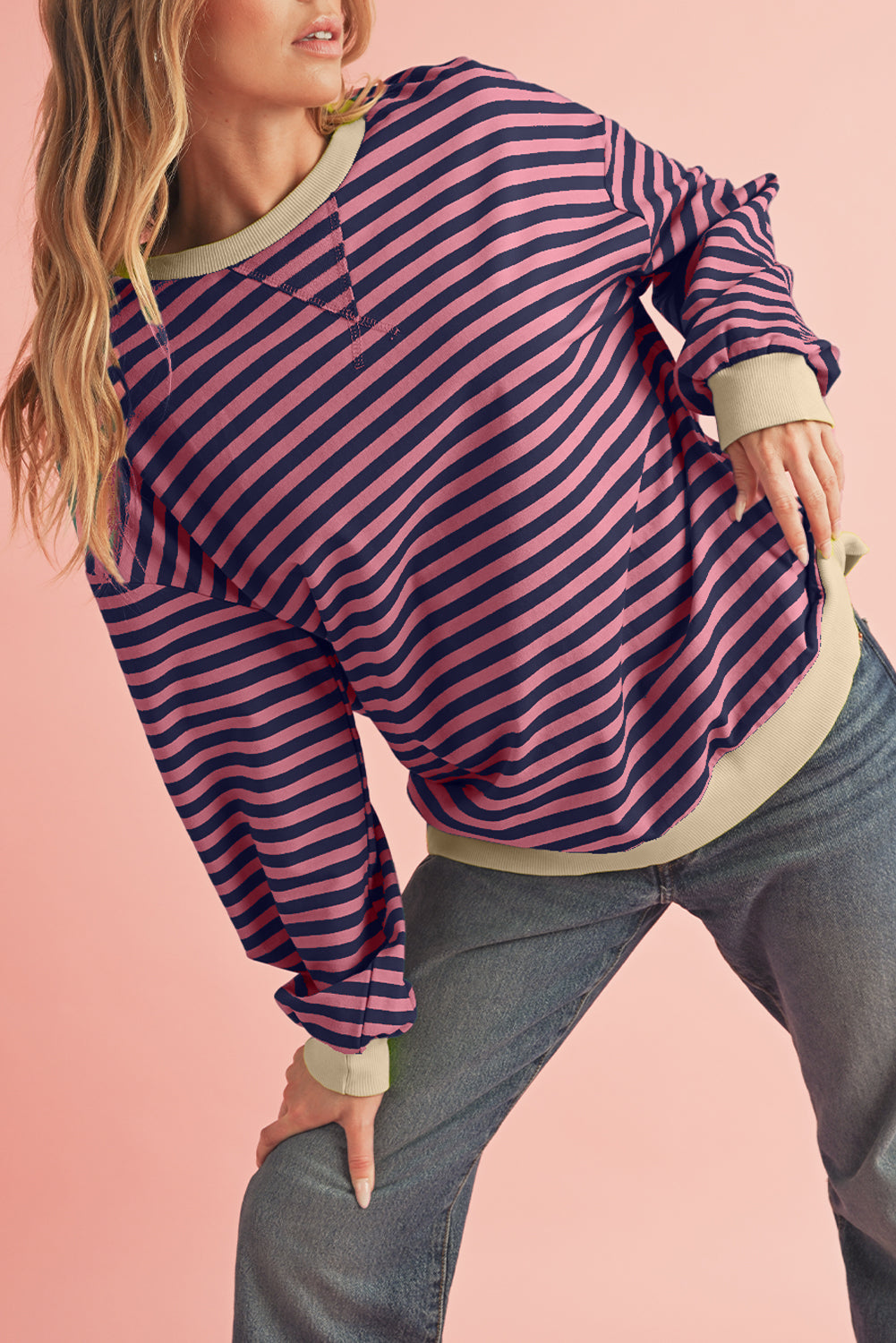 Red Stripe Contrast Edge Oversized PulloverMaterial:95%Cotton+5%Elastane


 Size Chart (CM)



Sizes 



Bust
 



Hem_Width
 



Shoulder
 



Sleeve_Length
 



Length
 





Relax
 



Relax
 



Relax
 