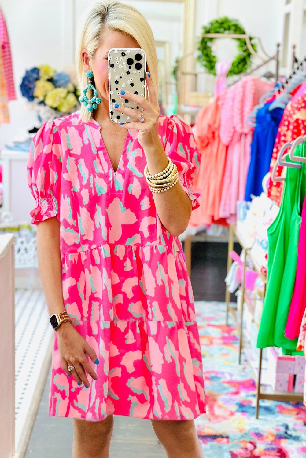 Pink Abstract Print V Neck Smocked Sleeve Mini DressMaterial:100%Polyester


	


		Stand out in style with our mini dress, featuring a unique print and flattering silhouette that exudes charm and sophistication.
