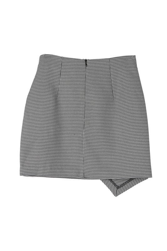 Hound tooth shirred wrap skirt- Hound tooth shirred wrap skirt- Pattern type : hound tooth pattern- Stretch : no stretch- Sheer : lined, no see through - Care instruction : machine wash cold, onl