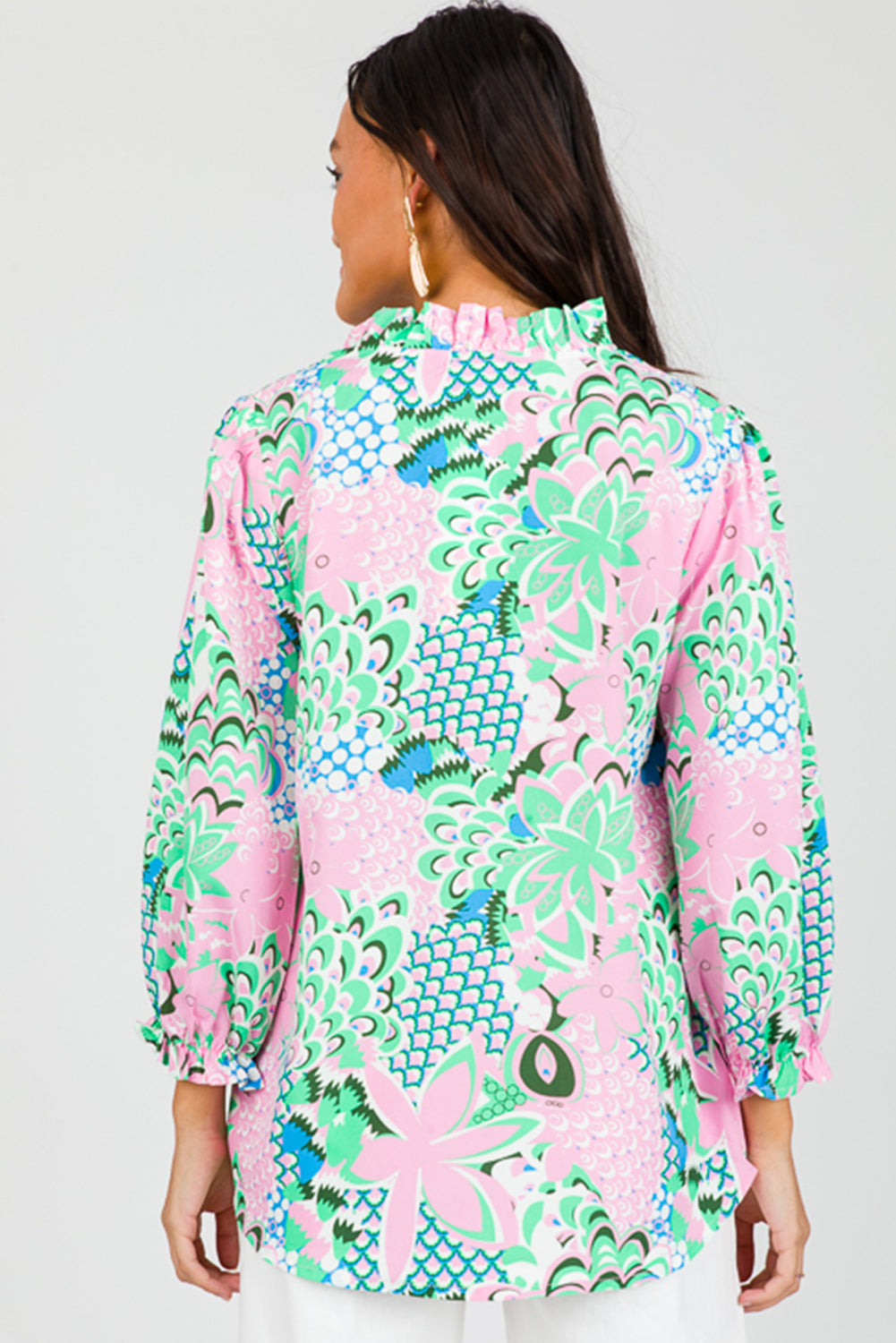 Green Tropical Floral Frill V-Neck Puff Sleeve BlouseMaterial:100%Polyester

• Embrace the beauty of nature with this blouse, perfect for adding a touch of freshness to your wardrobe.
• The V-neck design of this blou