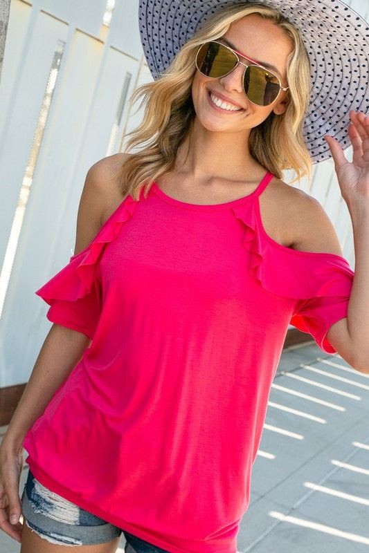 PLUS COLD SHOULDER RUFFLE SLEEVE TOPSOLID JERSEY COLD SHOULDER RUFFLED SHORT SLEEVE ROUND NECK BANDED BOTTOM PLUS TOP95% RAYON, 5% SPANDEX MADE IN USA
Style: Casual
Print / Pattern: SOLID 
Fit: Regular