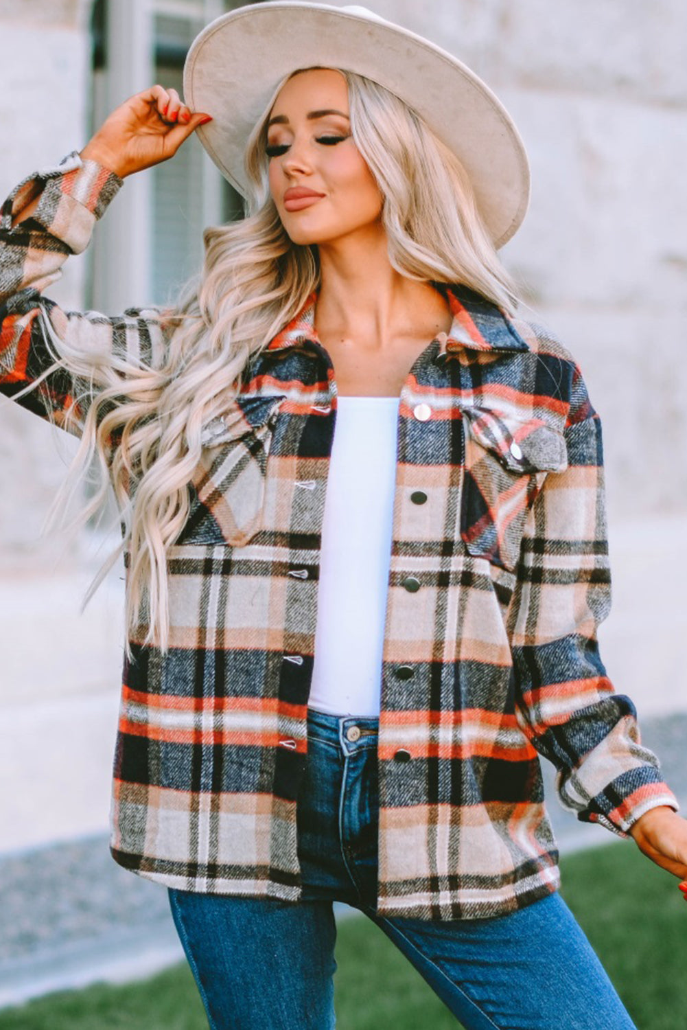 Khaki Plaid Print Casual Button Up Pocket ShacketMaterial:100%Polyester



		Sweet yet rugged plaid details adorn this cozy shirt
	
	
		Designed with a button front, long sleeves, large front pockets &amp; an 