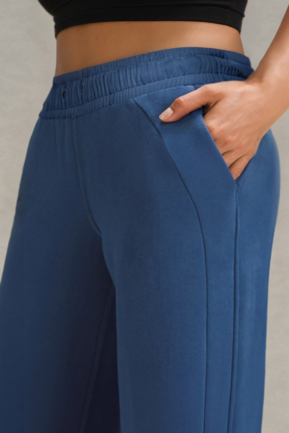 Sail Blue Drawstring High Waist Wide Leg Pocketed PantsMaterial:65%Polyester+35%Cotton

• Crafted from a luxurious sail blue fabric, these drawstring high waist pants offer a unique touch to your casual wardrobe.
• The