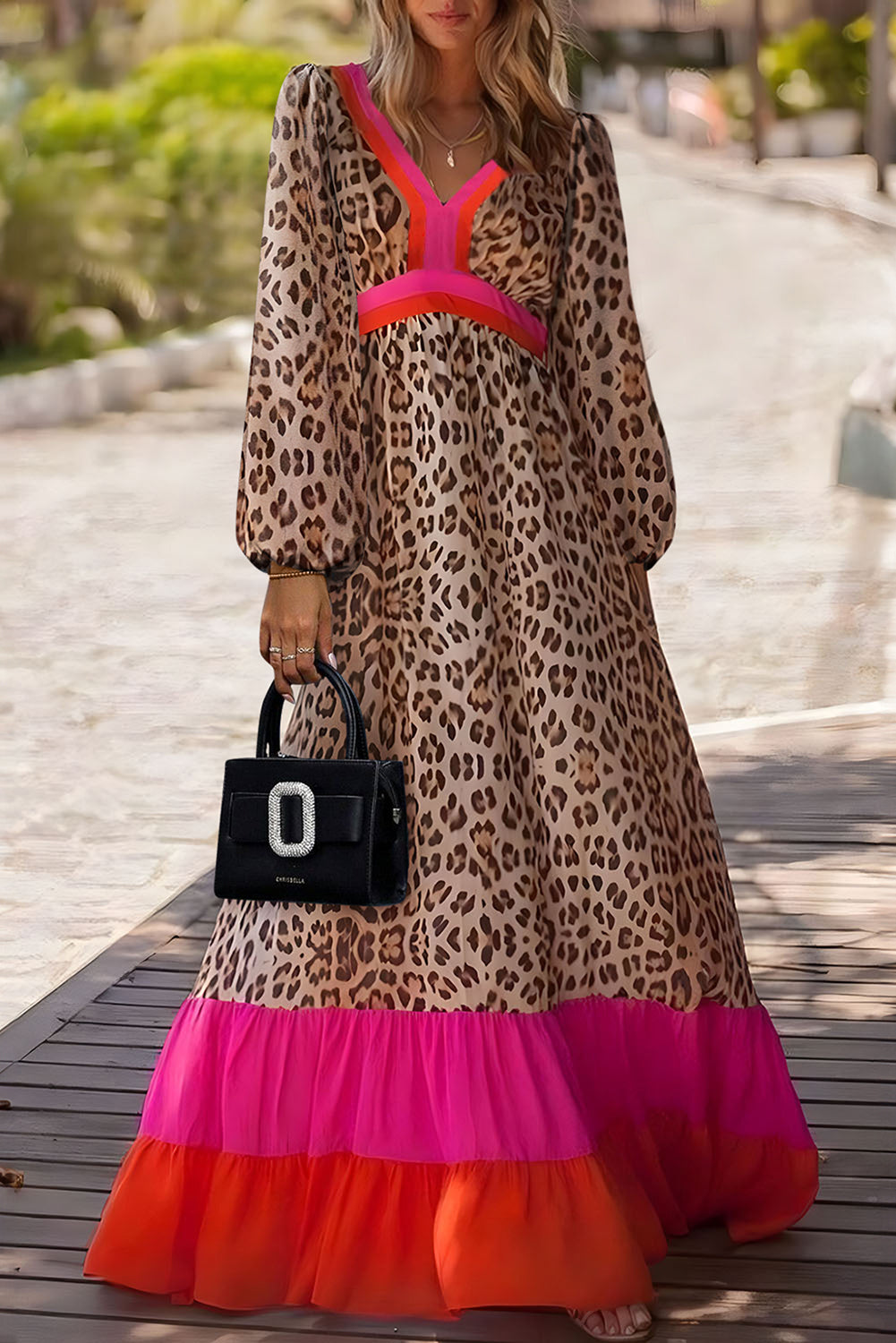 Brown Leopard Color Block V Neck Loose Fit Maxi DressMaterial:100%Polyester

• Embrace your wild side with the dress, a fusion of bold leopard print and chic color blocking. 
• The loose fit design ensures comfort an