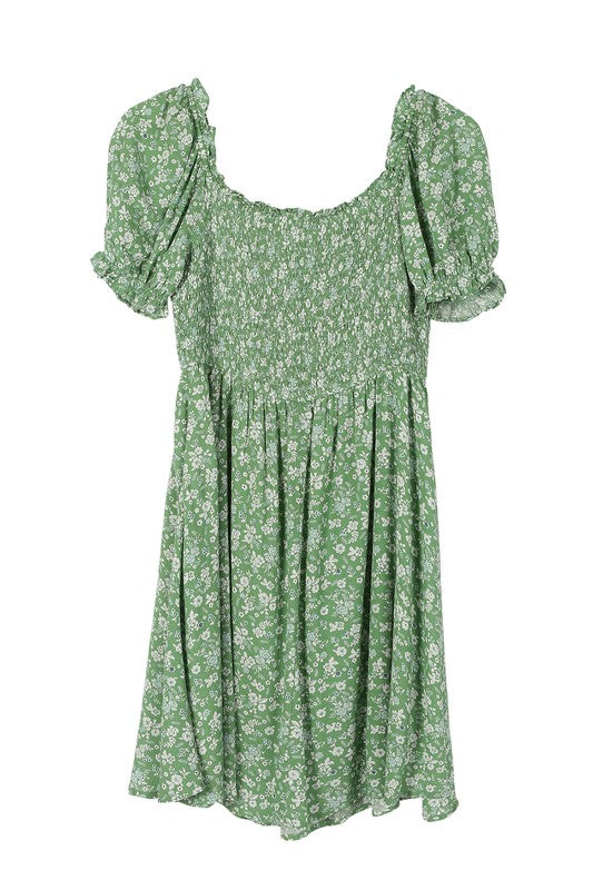 SS smocked dress*Green smocked puff sleeve dress*Pattern type : floral print*Neck line : square neck*Sleeve type : puff sleeves*Sleeve length : short sleeves*Stretch : no stretch*Sh