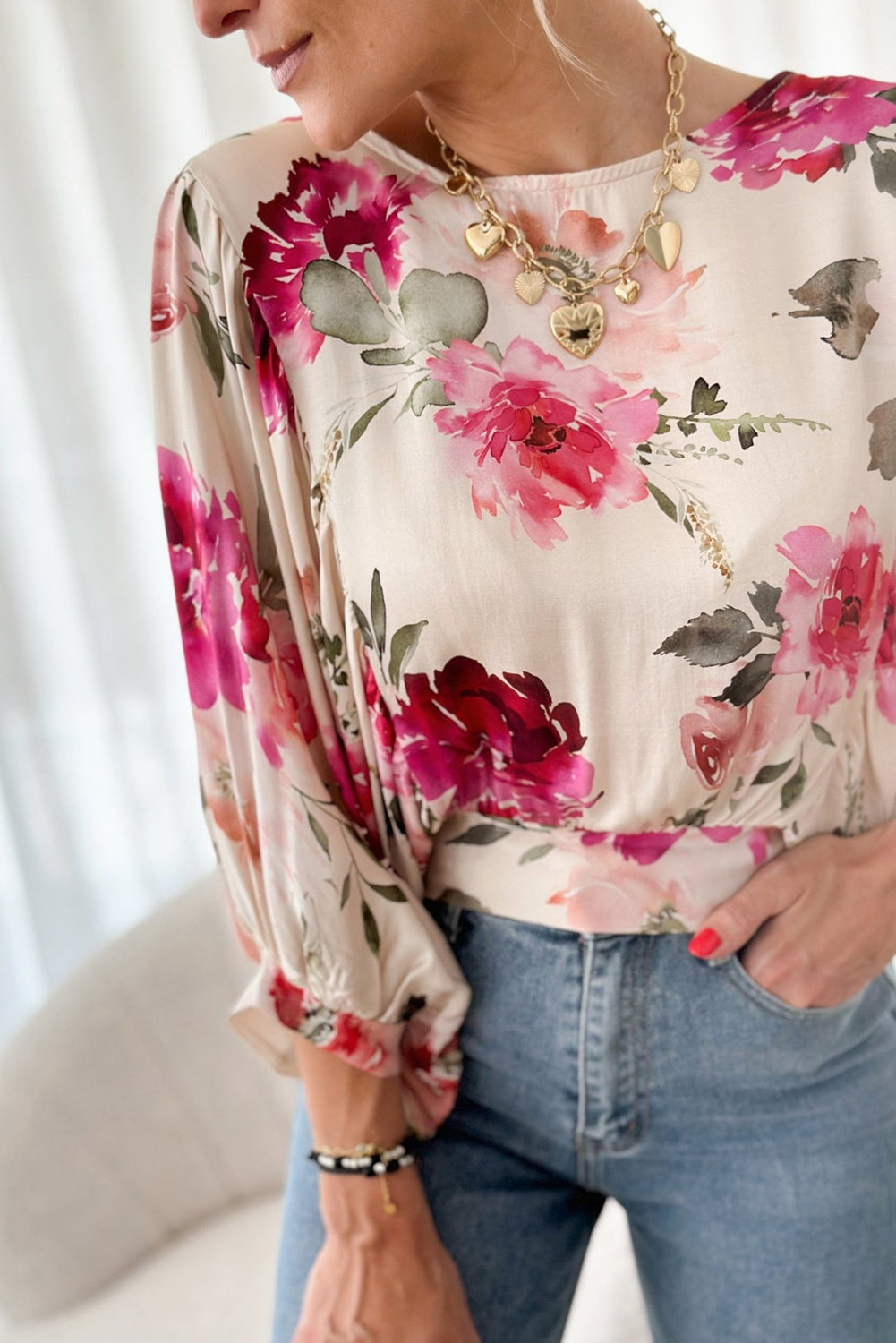 Rose Floral 3/4 Sleeve Lace-up Back BlouseMaterial:100%Polyester

• The Rose Floral 3/4 Sleeve Lace-up Back Blouse adds a touch of elegance with its delicate rose pattern and lace-up back detail.
• Featuri