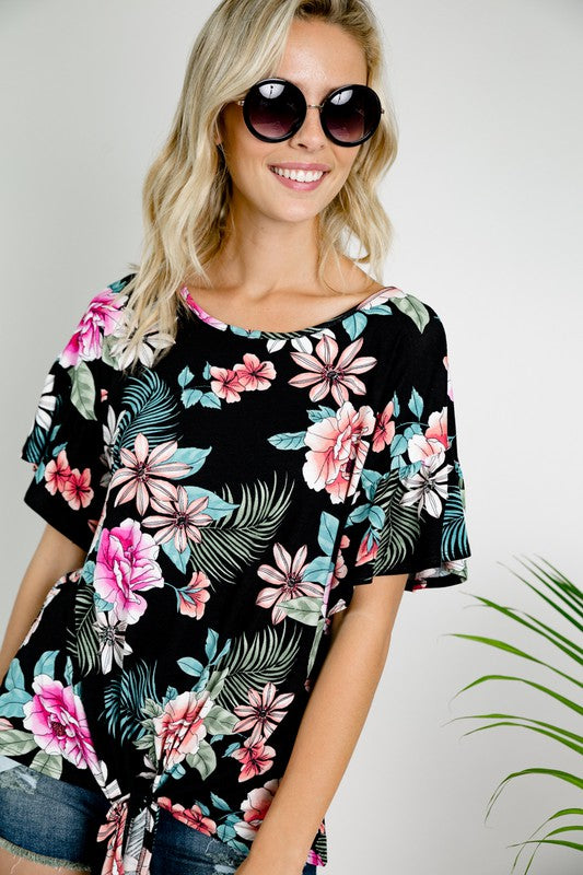 FLORAL RUFFLE SLEEVE TIE BOTTOM TOPFLORAL JERSEY RUFFLE SHORT SLEEVE FRONT TIE BOTTOM ROUND NECK TOP95% RAYON, 5% SPANDEX MADE IN USAS/M/L 2-2-2
Style: Casual
Print / Pattern: FLORAL
Fit: Loose
Embell