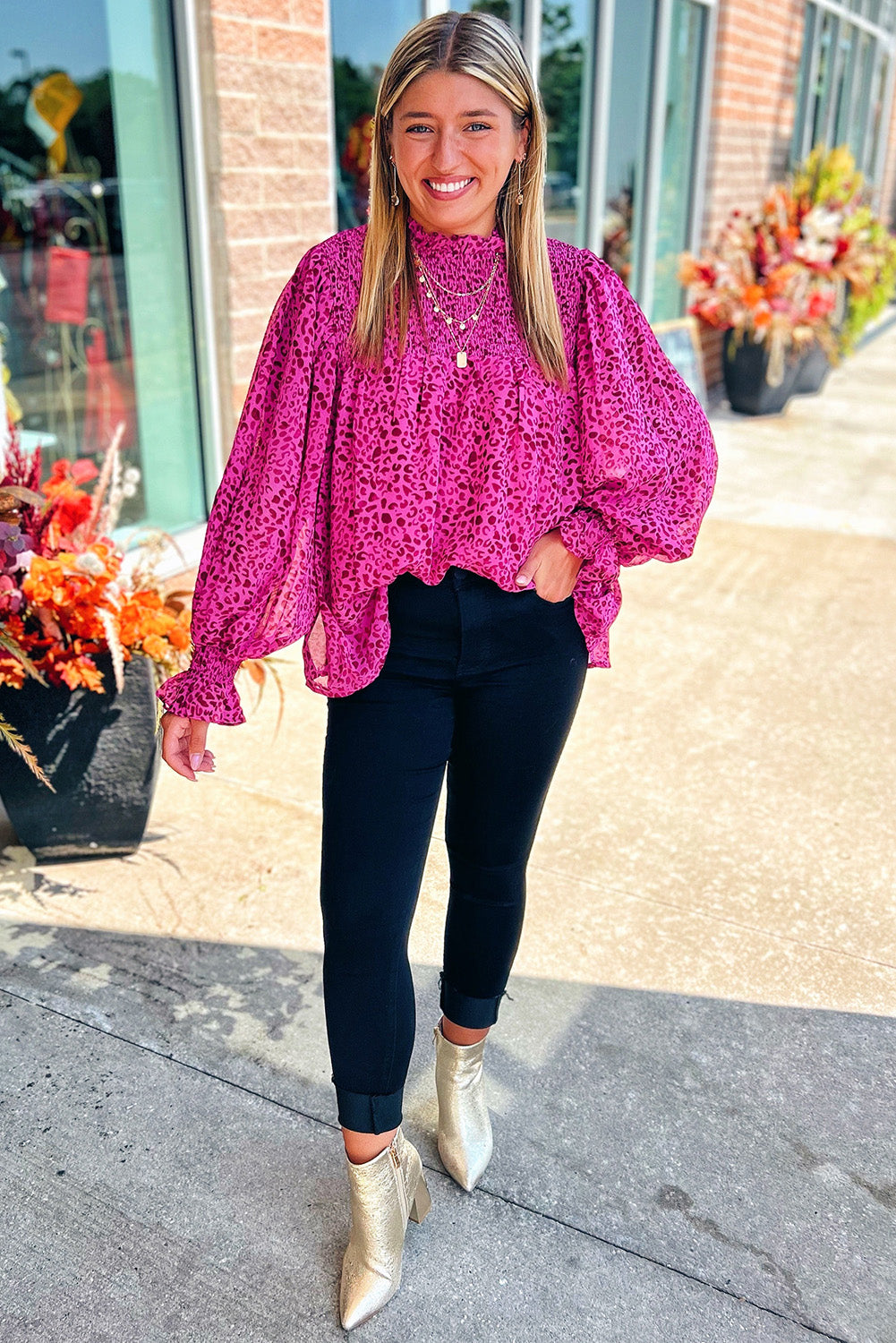 Rose Leopard Shirred Puff Sleeve Flowy BlouseMaterial:100%Polyester



		The blouse has a flowy silhouette, meaning it is loose and relaxed, draping away from the body. 
	
	
		The flowy silhouette of the b