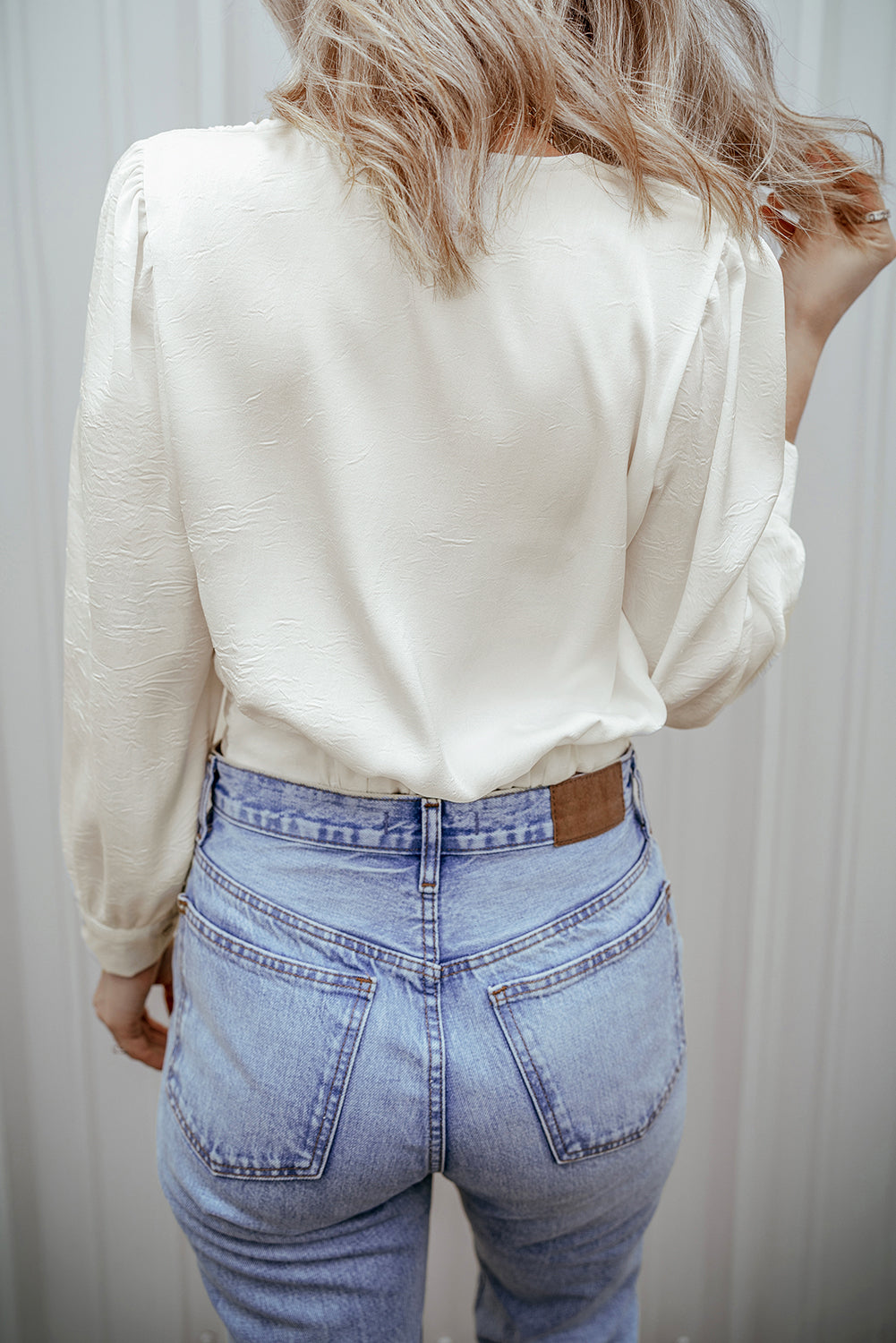 White Twisted Hem V Neck Textured Crop Blouse