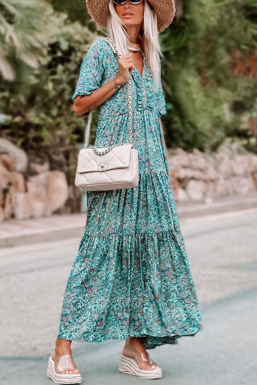 Sky Blue Paisley Print Split V Neck Tiered Boho Maxi DressMaterial:100%Polyester



		Stylish and comfortable sky blue paisley print maxi dress with a split V-neckline and tiered design.
	
	
		Eye-catching boho-inspire