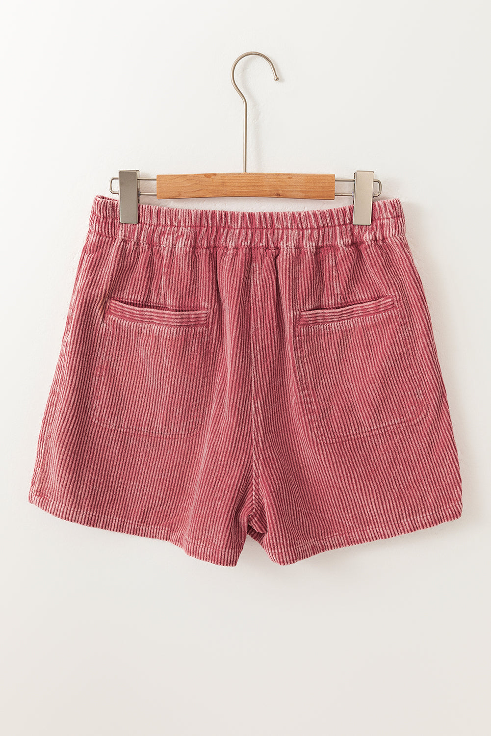 Rose Pink Vintage Mineral Wash Pockets Corduroy ShortsMaterial:100%Cotton



		These corduroy shorts are a timeless and chic addition to your wardrobe with their mineral wash hue. 
	
	
		They feature pockets in the