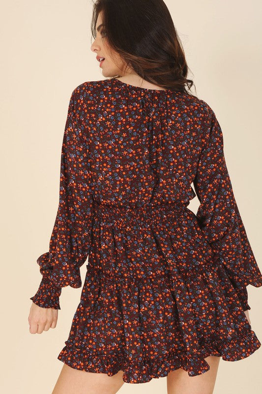 Ditsy floral mini dress- Ditsy floral mini dress- Pattern type : ditsy floral pattern- Neck line : V neck- Sleeve type : regular sleeves- Sleeve length : long sleeves- Stretch : no stretch