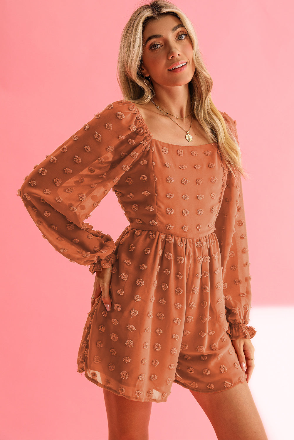 Orange Swiss Dot Square Neck Long Sleeve High Waist RomperMaterial:100%Polyester



		The romper is a charming one-piece outfit that combines classic and contemporary design elements.
	
	
		This romper features long sl