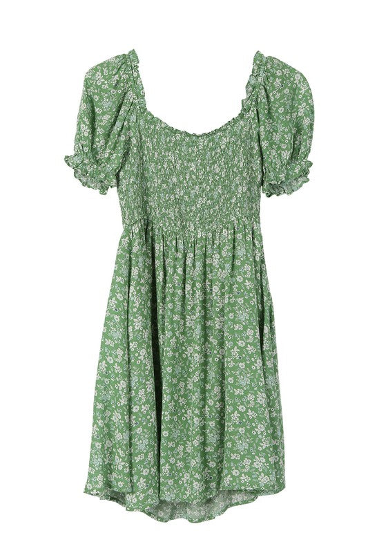 SS smocked dress*Green smocked puff sleeve dress*Pattern type : floral print*Neck line : square neck*Sleeve type : puff sleeves*Sleeve length : short sleeves*Stretch : no stretch*Sh