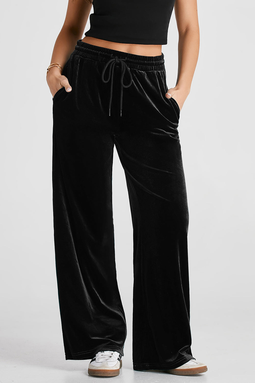 Burgundy Solid Drawstring Waist Wide Leg PantsMaterial:95%Polyester+5%Elastane

• Luxurious burgundy color adds a touch of sophistication to these wide-leg pants, suitable for both casual outings and formal eve