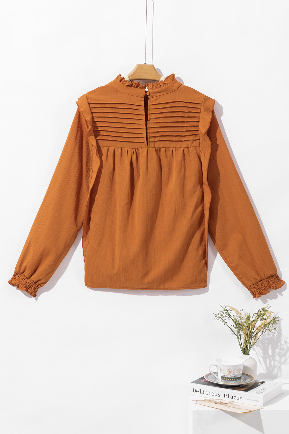 Camel Ruffle Solid Color Pleated Smocked Long Sleeve BlouseMaterial:50%Viscose+28%Polyester+22%Polyamide



		The blouse is made of high-quality fabric that is comfortable to wear and easy to maintain.
	
	
		The ruffled