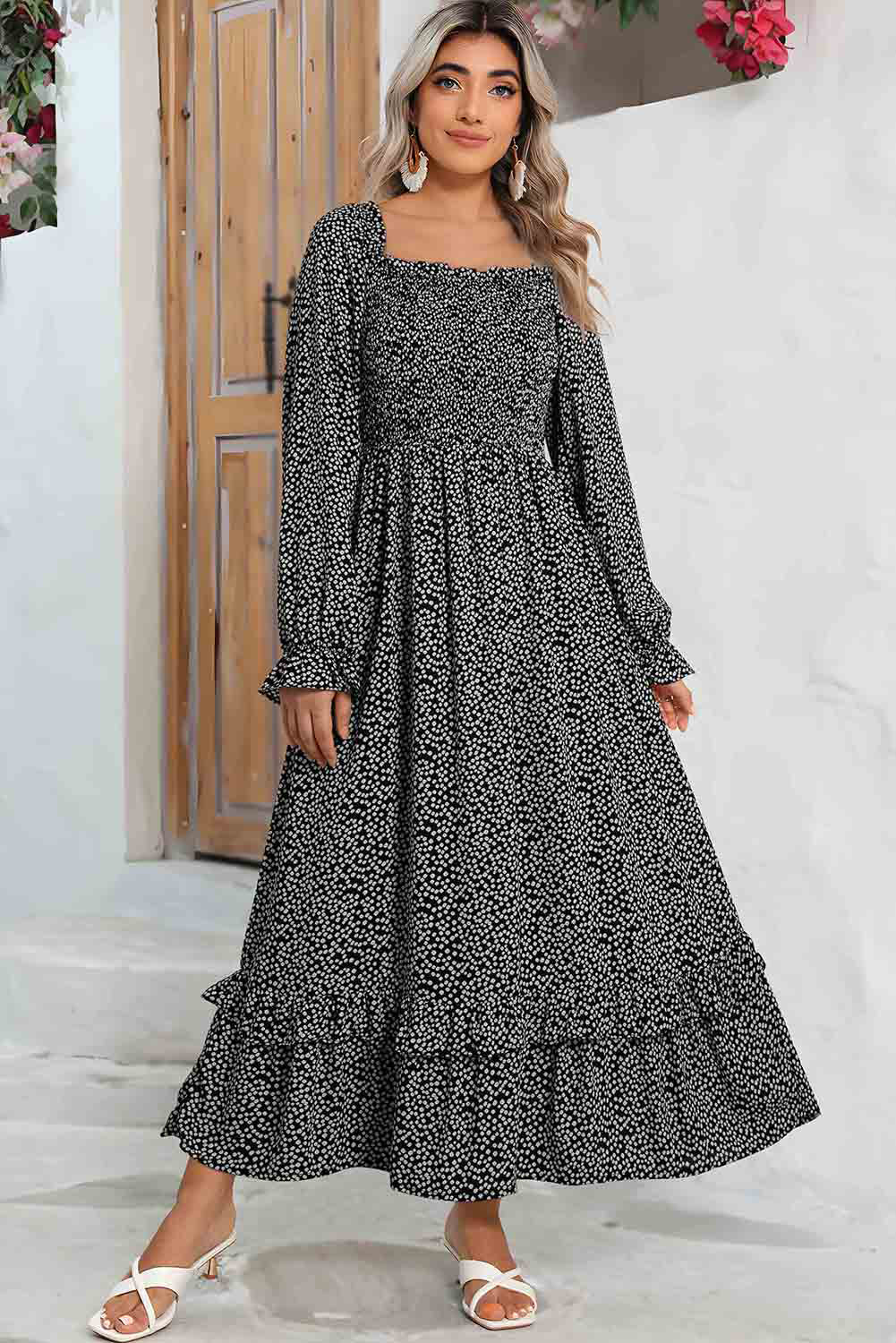 Black Dotty Printed Long Sleeve Square Neck Midi DressMaterial:100%Polyester

• Effortlessly chic, the dress boasts a classic square neckline and shirred details, perfect for daily wear with its long sleeves adding a t