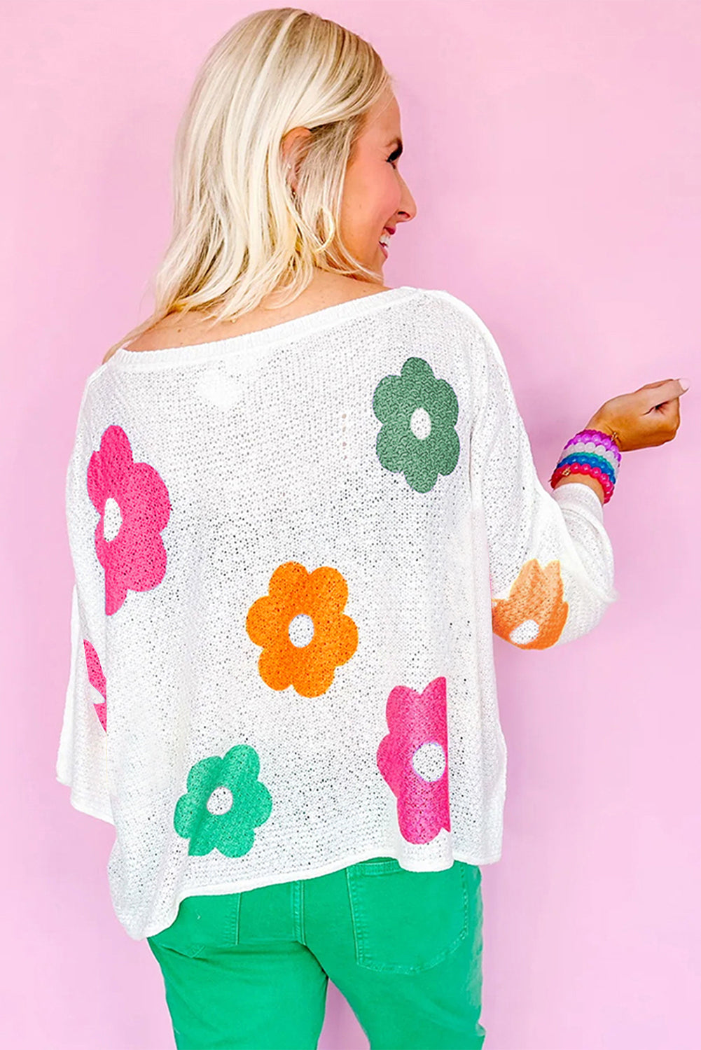 White 60s Flower Print Drop Sleeve Henley SweaterMaterial:55%Acrylic+45%Cotton

• Crafted from rib-knit fabric, this sweater offers a comfortable and cozy fit, perfect for casual outings or lounging at home.
• Th