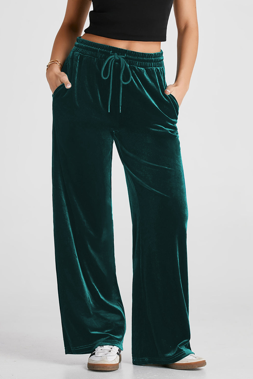 Burgundy Solid Drawstring Waist Wide Leg PantsMaterial:95%Polyester+5%Elastane

• Luxurious burgundy color adds a touch of sophistication to these wide-leg pants, suitable for both casual outings and formal eve