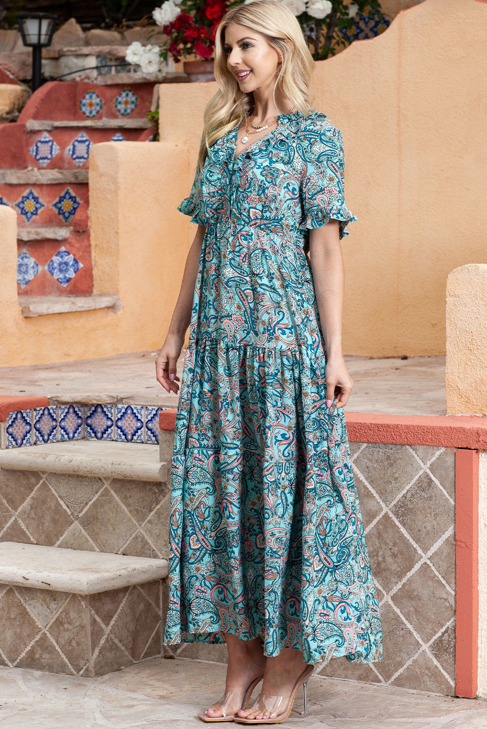 Sky Blue Paisley Print Split V Neck Tiered Boho Maxi DressMaterial:100%Polyester



		Stylish and comfortable sky blue paisley print maxi dress with a split V-neckline and tiered design.
	
	
		Eye-catching boho-inspire