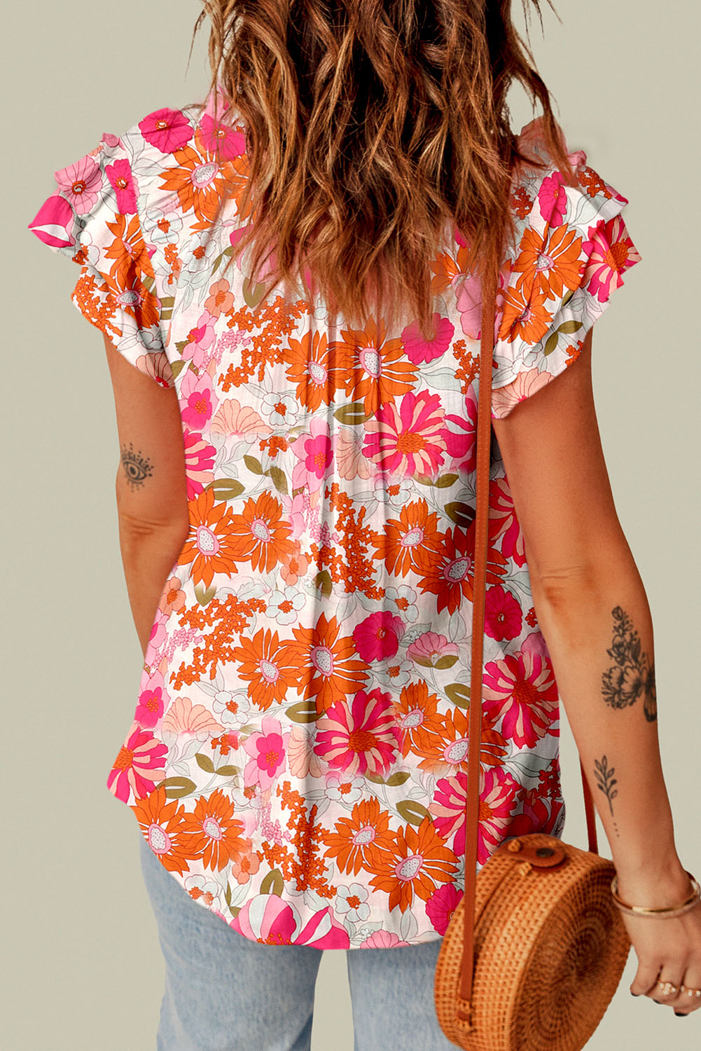 Multicolor Floral Print Ruffled Sleeve Split V Neck Peasant TopMaterial:100%Viscose



		•Perfect for boutiques and retailers.
	
	
		•Easy to wear and comfortable.
	
	
		•Features a trendy and stylish design.
	
	
		•I