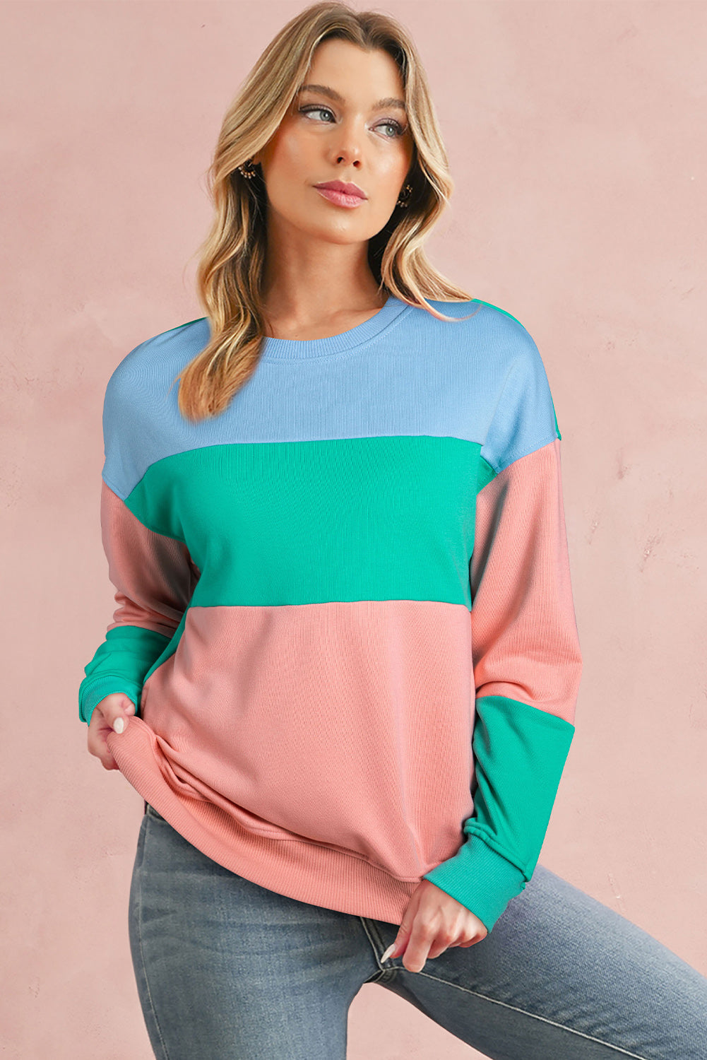 Bright Pink Colorblock Patchwork Drop Shoulder SweatshirtMaterial:70%Polyester+30%Cotton

• Embrace a blend of casual charm and trendy style with our sweatshirt, perfect for a relaxed yet fashionable look. 
• Crafted wit