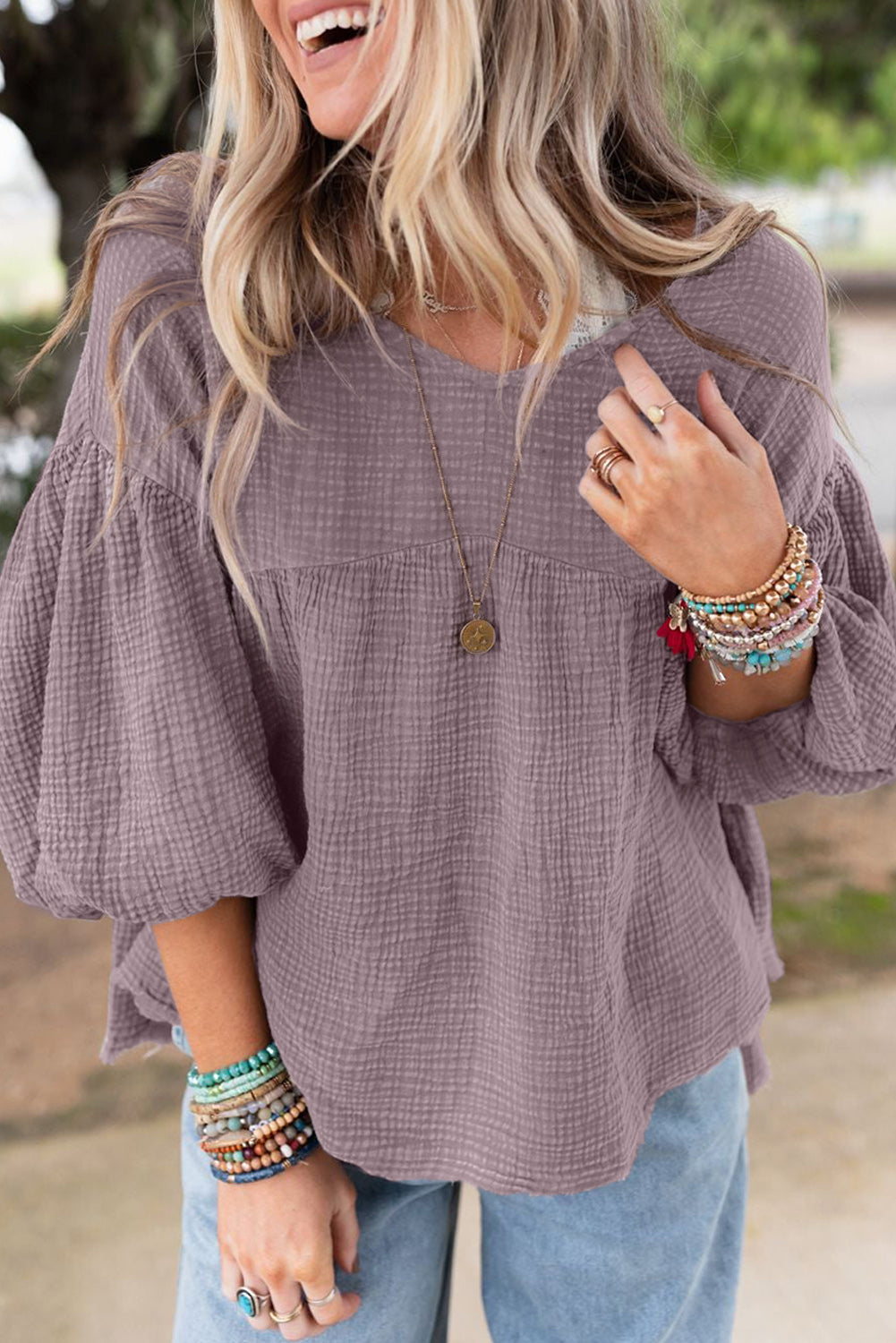 Gray Textured V Neck Bubble Sleeve Flared TopMaterial:100%Cotton



		You may regret missing out on such a lovely top
	
	
		V-neck, playful puffy sleeves, and casual fit have always been popular
	
	
		T