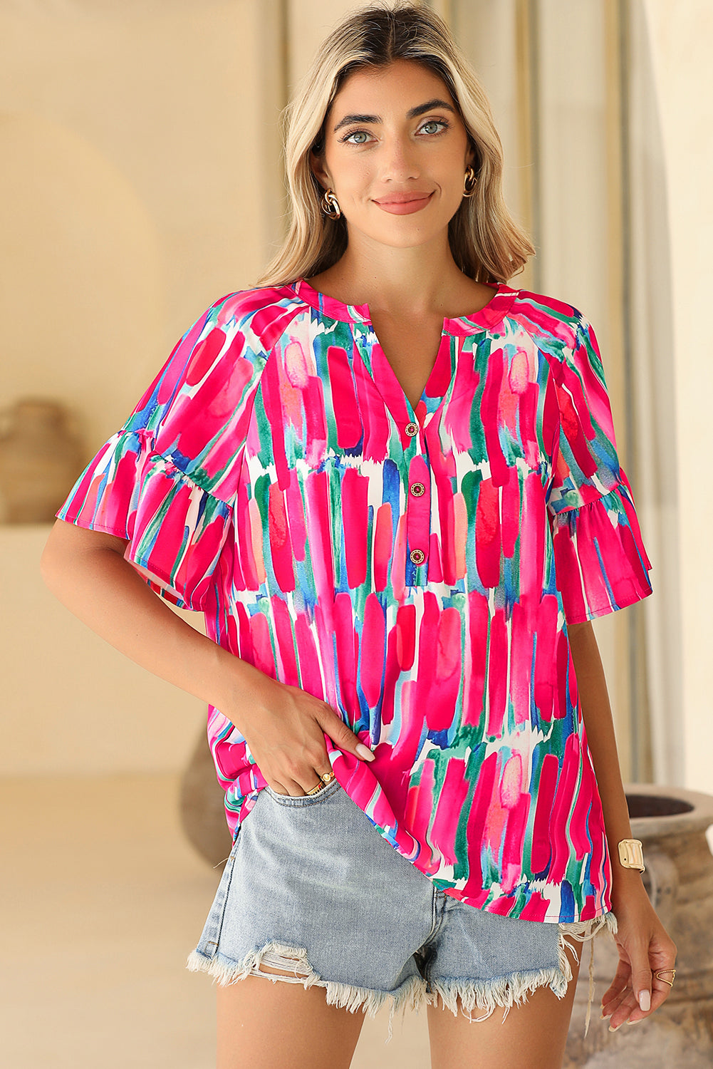 Rose Abstract Brushwork Print Buttoned V Neck BlouseMaterial:100%Polyester



		The abstract brushwork print on this blouse adds a chic and unique touch, making it stand out in style. 
	
	
		Crafted from lightwei