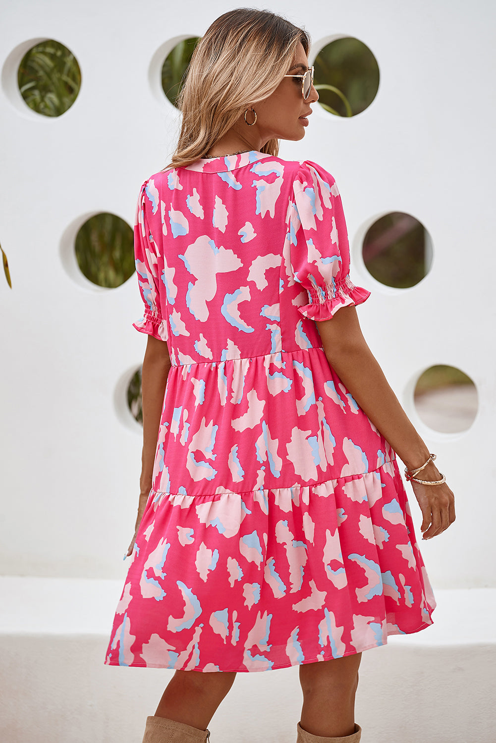 Pink Abstract Print V Neck Smocked Sleeve Mini DressMaterial:100%Polyester


	


		Stand out in style with our mini dress, featuring a unique print and flattering silhouette that exudes charm and sophistication.
