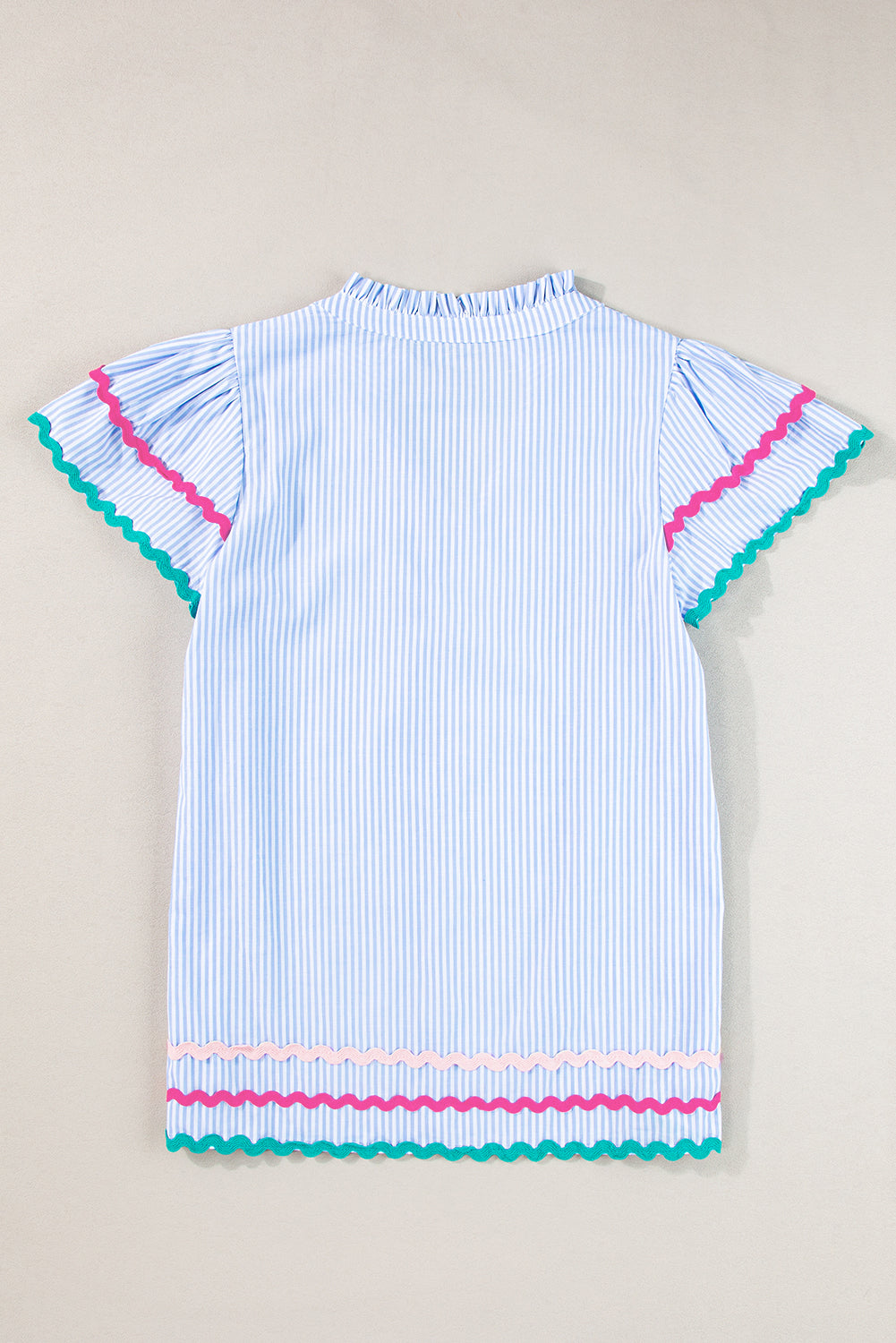 Sky Blue Striped Ricrac Splicing Frill V-Neck BlouseMaterial:100%Cotton



		Playful stripes: This blouse features a fun striped pattern with flirty frill details and a flattering V-neck.
	
	
		Chic and charming: