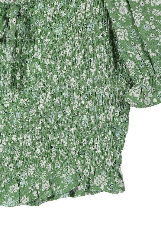 SS smocked top*Green floral print puff sleeve smock top*Pattern type : floral print*Neck line : square neck*Sleeve type : puff sleeves*Sleeve length : short sleeves*Stretch : no s