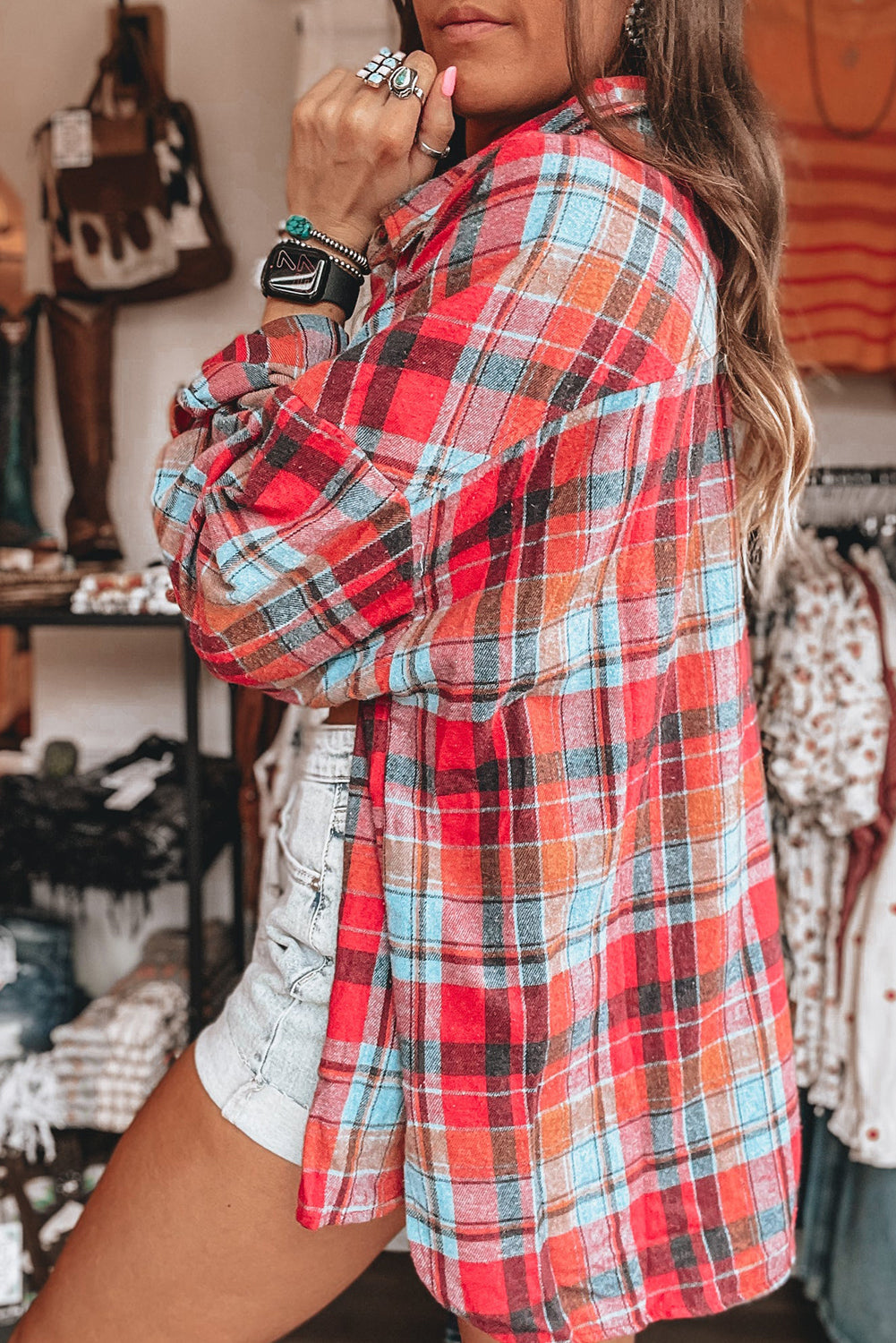 Red Plaid Print Drop Sleeve Loose ShirtMaterial:100%Cotton

• Add a touch of classic charm to your wardrobe with our shirt, featuring a stylish plaid pattern that effortlessly elevates any casual look.
