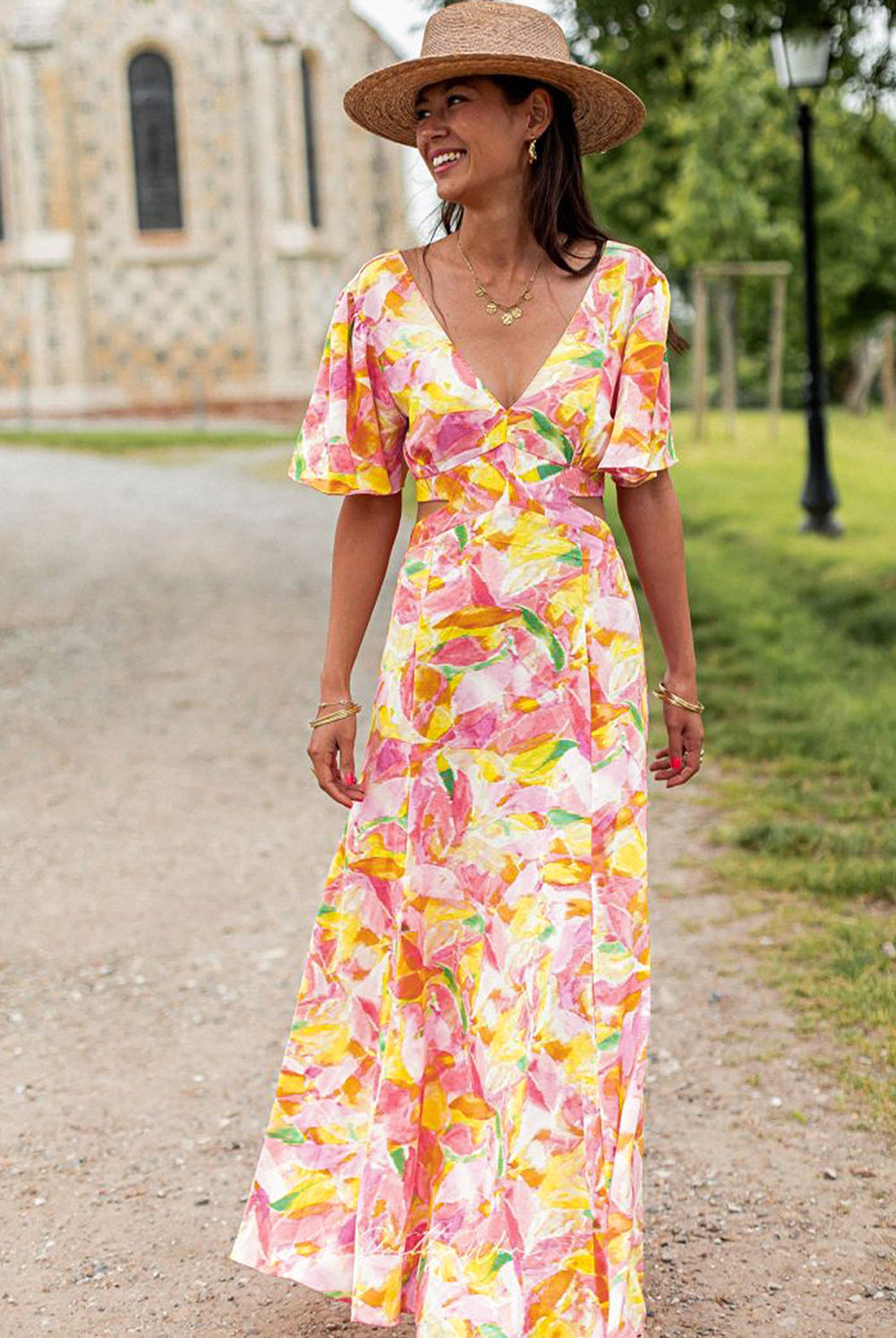 Pink Flutter Sleeve Cut-out Bohemian Floral Maxi DressMaterial:100%Polyester



		Made from a lightweight and breathable fabric, this maxi dress features flutter sleeves that create a graceful and flowy look, perfect 