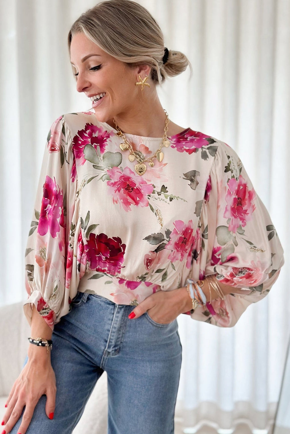 Rose Floral 3/4 Sleeve Lace-up Back BlouseMaterial:100%Polyester

• The Rose Floral 3/4 Sleeve Lace-up Back Blouse adds a touch of elegance with its delicate rose pattern and lace-up back detail.
• Featuri