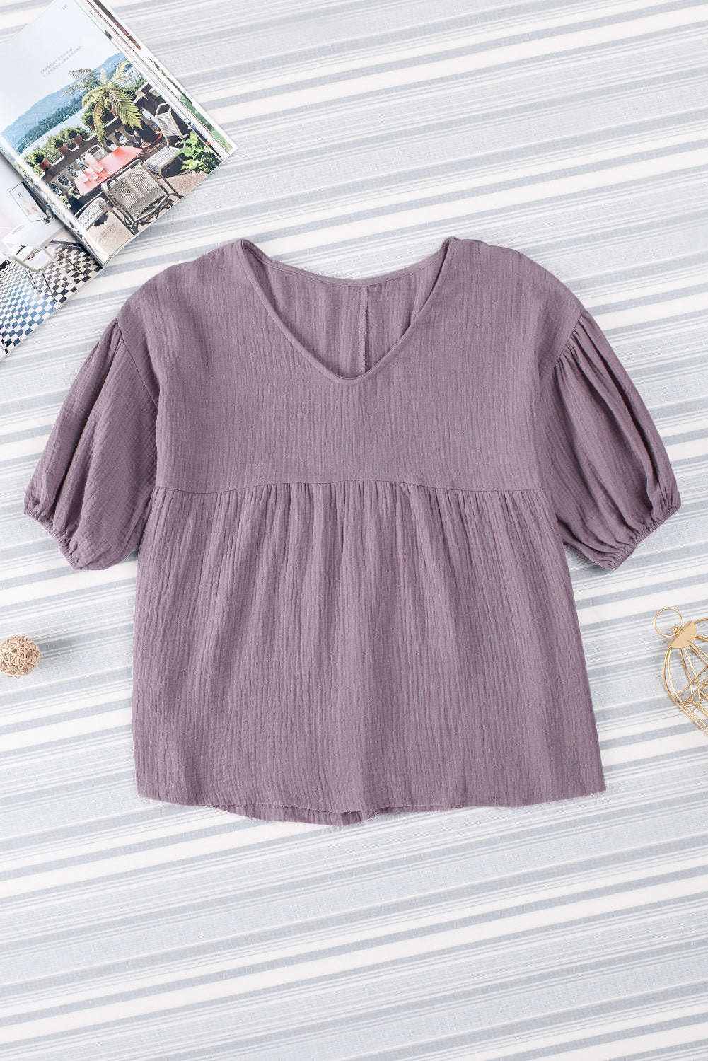 Gray Textured V Neck Bubble Sleeve Flared TopMaterial:100%Cotton



		You may regret missing out on such a lovely top
	
	
		V-neck, playful puffy sleeves, and casual fit have always been popular
	
	
		T