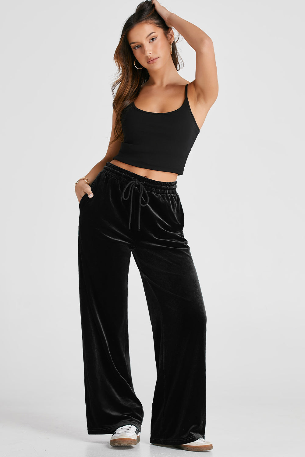 Burgundy Solid Drawstring Waist Wide Leg PantsMaterial:95%Polyester+5%Elastane

• Luxurious burgundy color adds a touch of sophistication to these wide-leg pants, suitable for both casual outings and formal eve