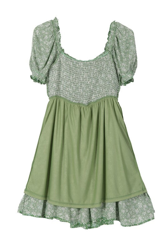 SS smocked dress*Green smocked puff sleeve dress*Pattern type : floral print*Neck line : square neck*Sleeve type : puff sleeves*Sleeve length : short sleeves*Stretch : no stretch*Sh