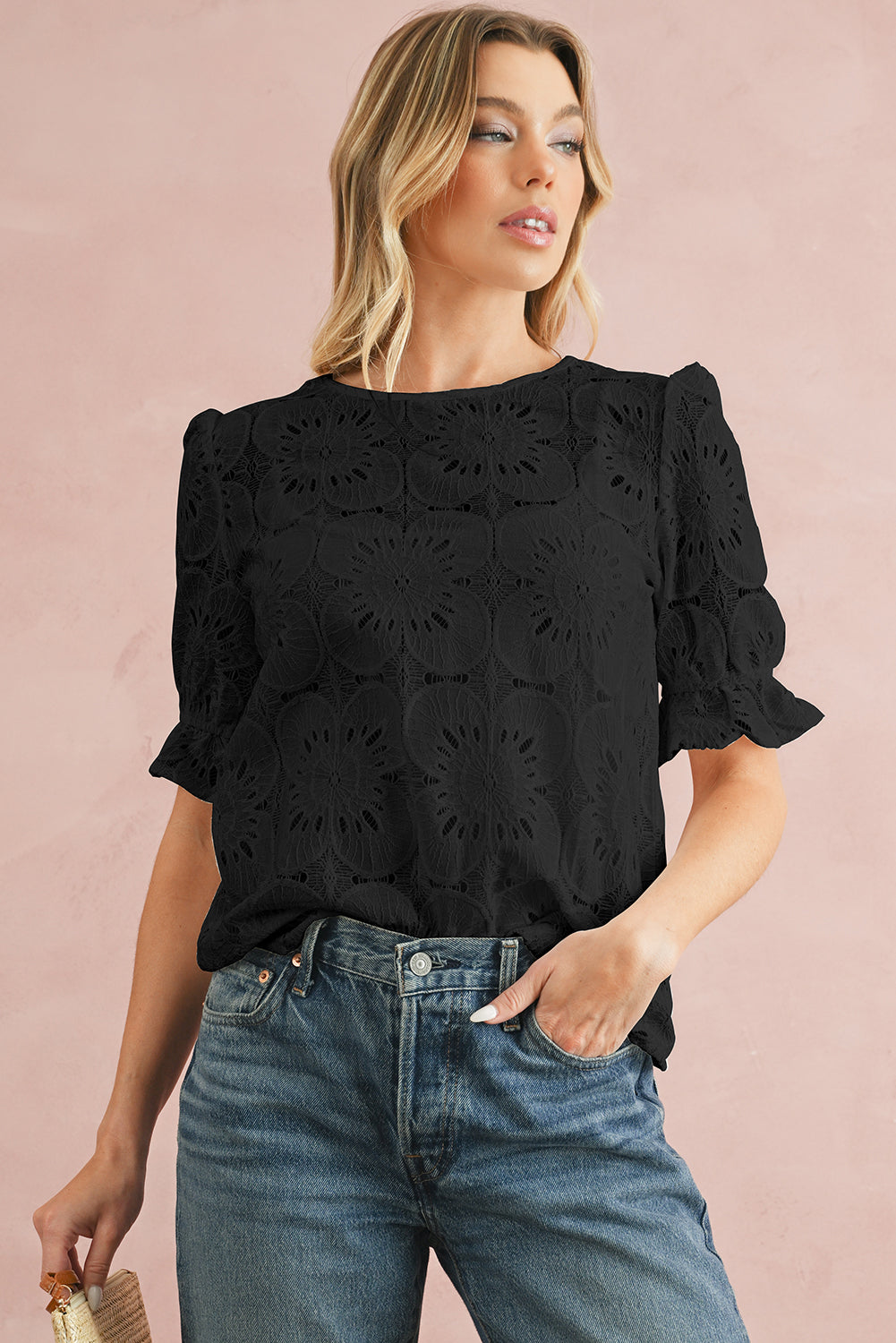 Black Flower Eyelet Jacquard Keyhole Back Puff Sleeve TopMaterial:70%Cotton+30%Polyamide

• Elevate your wardrobe with the top, featuring intricate eyelet detailing and elegant puff sleeves for a touch of sophistication. 