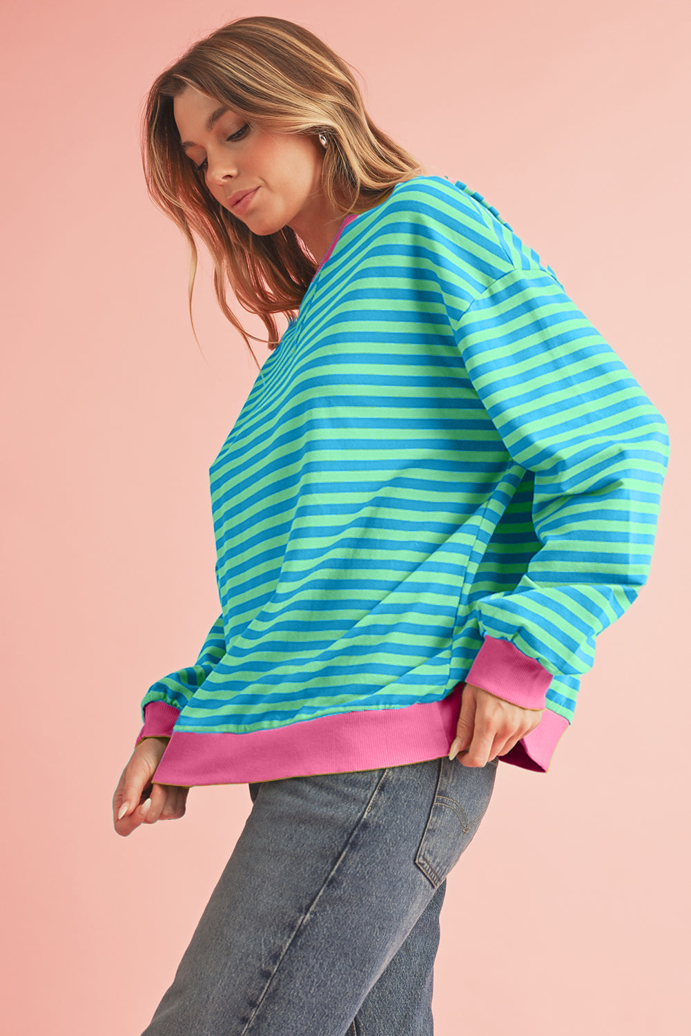 Red Stripe Contrast Edge Oversized PulloverMaterial:95%Cotton+5%Elastane


 Size Chart (CM)



Sizes 



Bust
 



Hem_Width
 



Shoulder
 



Sleeve_Length
 



Length
 





Relax
 



Relax
 



Relax
 