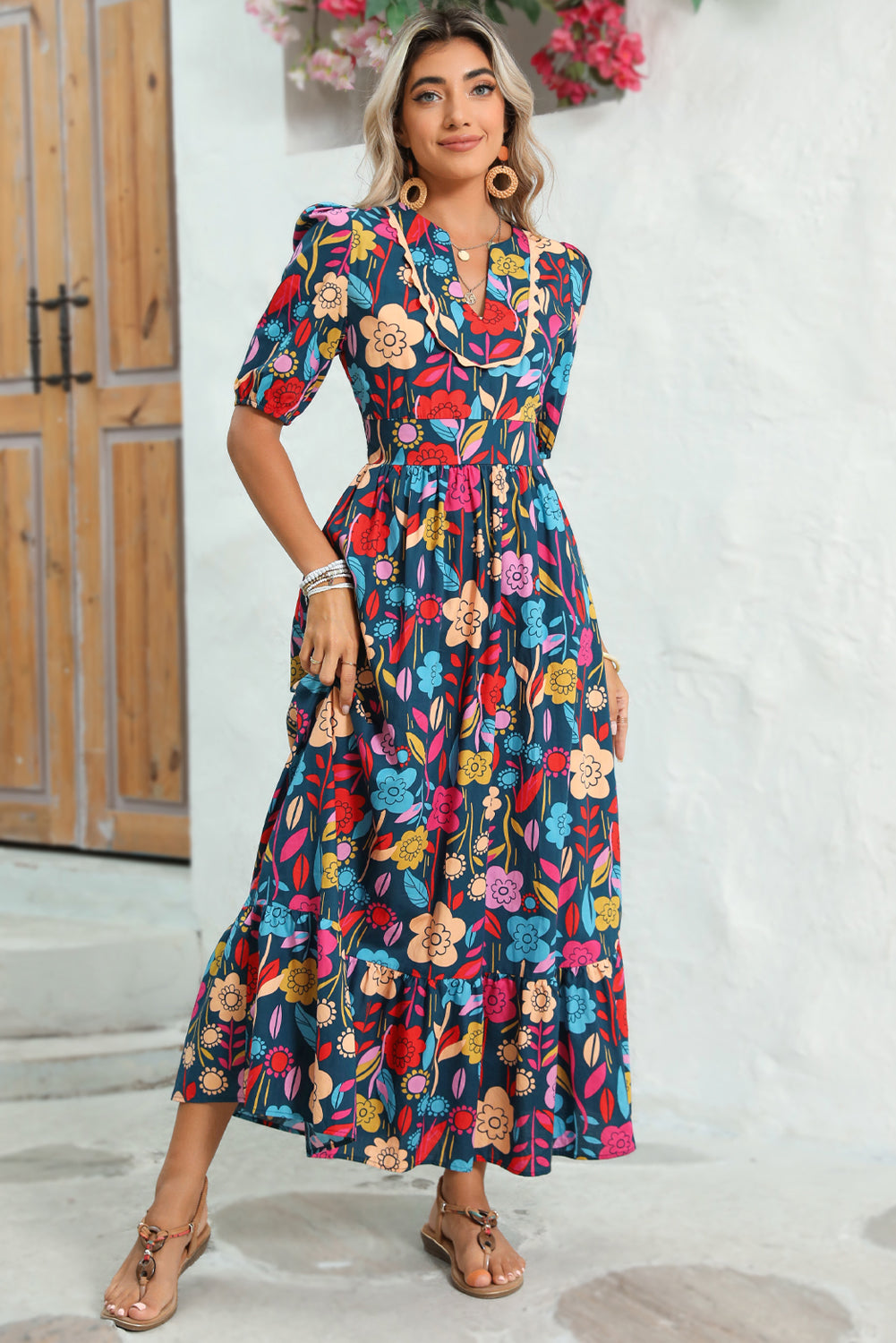 Green Floral Print Split V Neck Puff Sleeve Maxi DressMaterial:100%Cotton



		The dress is made from a soft and breathable fabric, ensuring comfort and a lightweight feel.
	
	
		This maxi dress features a split V 